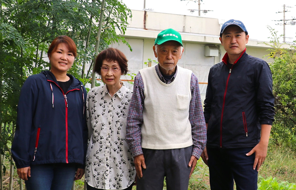 鍋本 瑛一さん・三知子さん・嘉之さん・康子さん